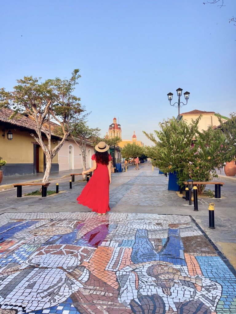 Avenida La Calzada in Granada , Nicaragua